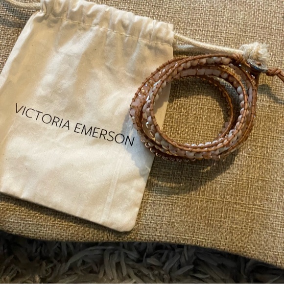 Victoria Emerson Bracelet Wrap Seraphina on Natural - Picture 6 of 6